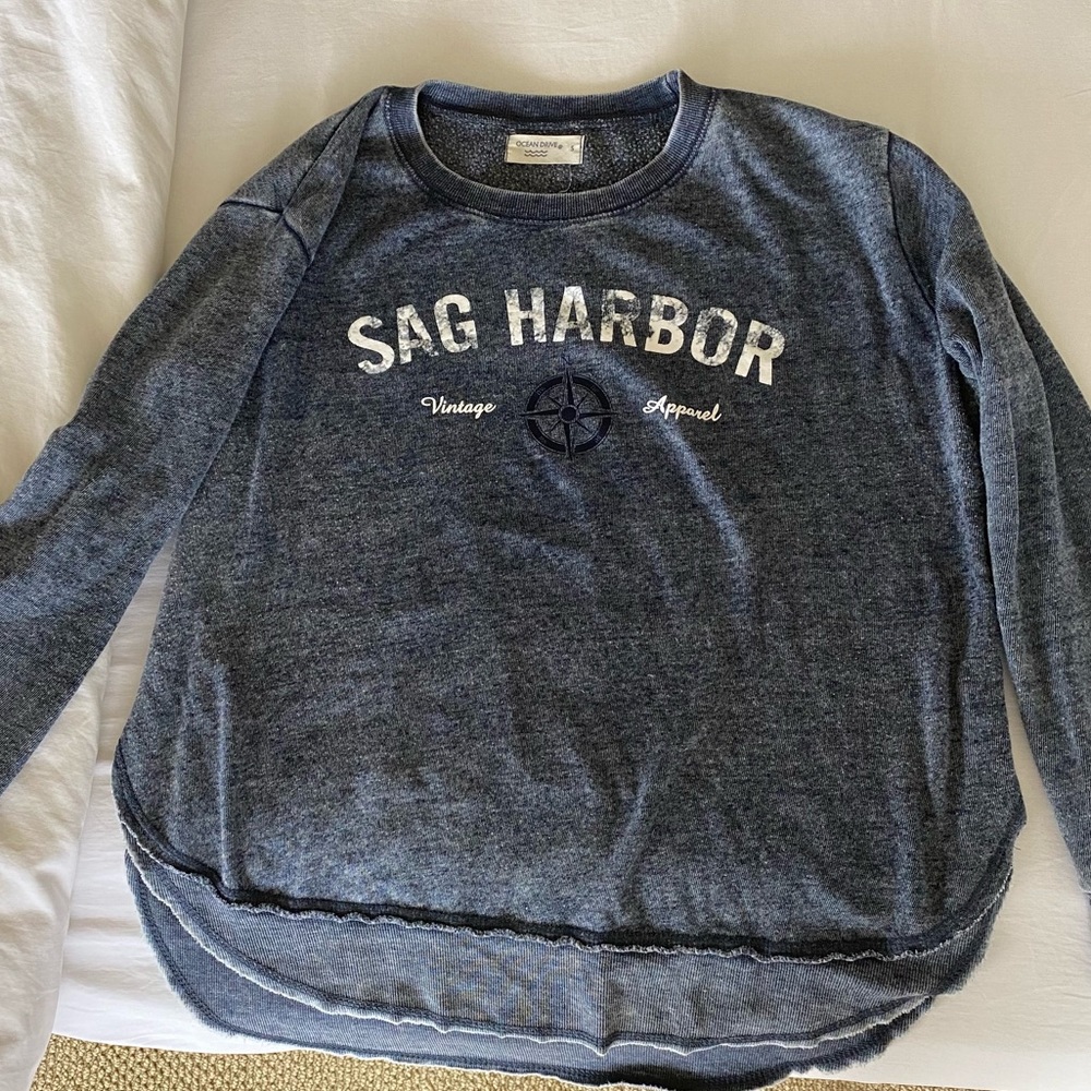 Sag Harbor navy sweatshirt Small